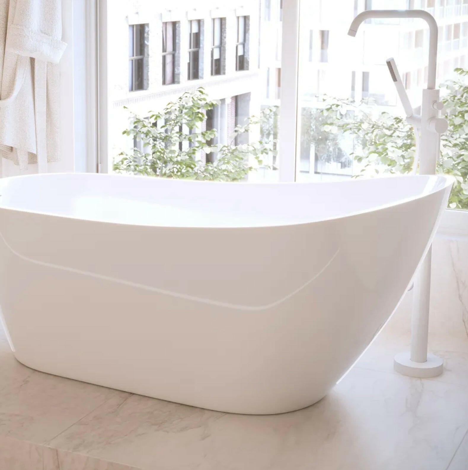 Freestanding bathtub - NeoNova Decor