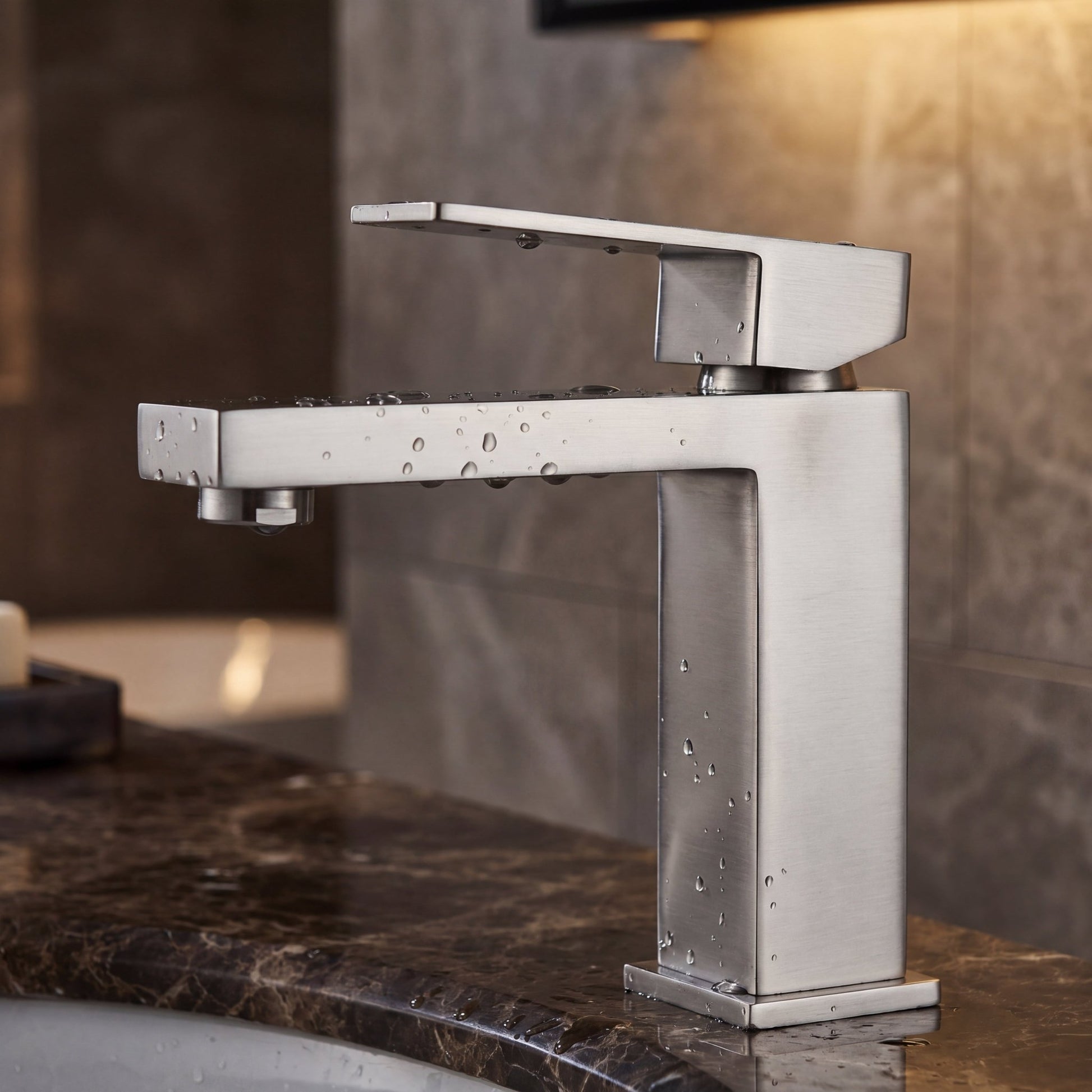 Velva EDGE Collection | Forward - Leaning SUS304 Stainless Steel Faucet (cUPC) - FaucetPolished Chrome